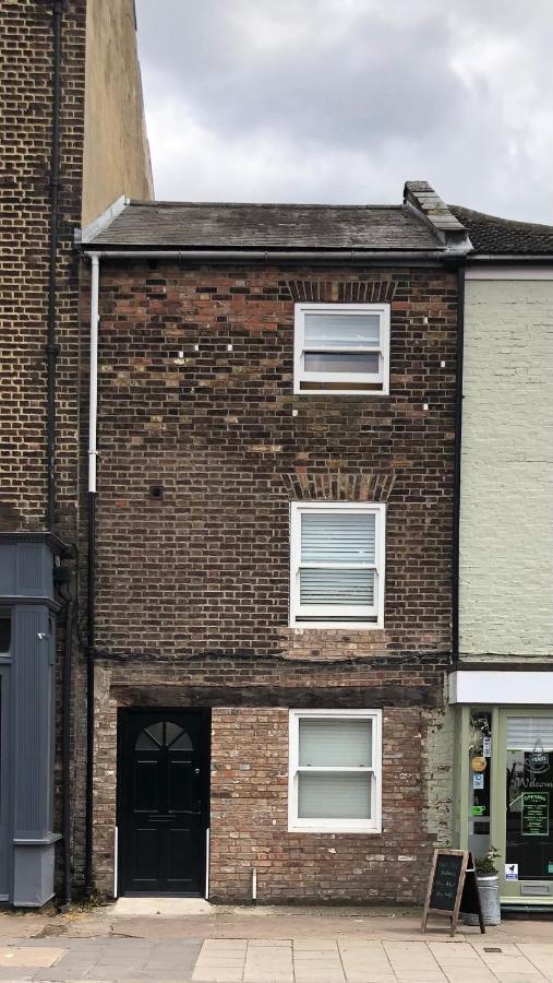 Gate - Private En-suite Rooms, Kings Lynn, Location Inn *